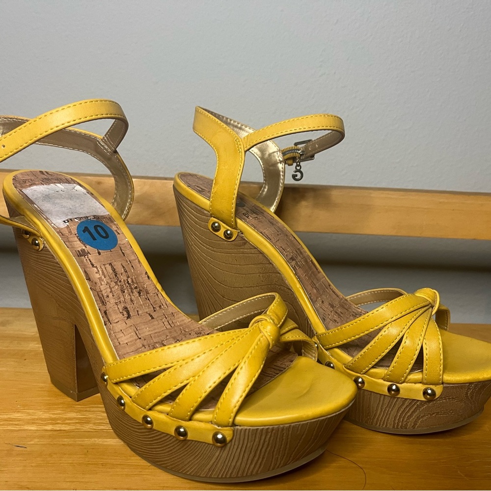 Guess heels